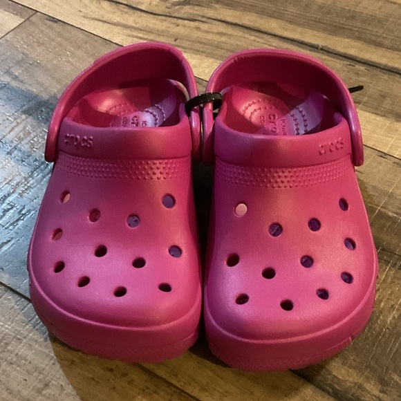 NWOT Crocs 204094 Toddler Classic Coast Clog Fuchsia Fun Unisex Size C10 - Picture 2 of 7